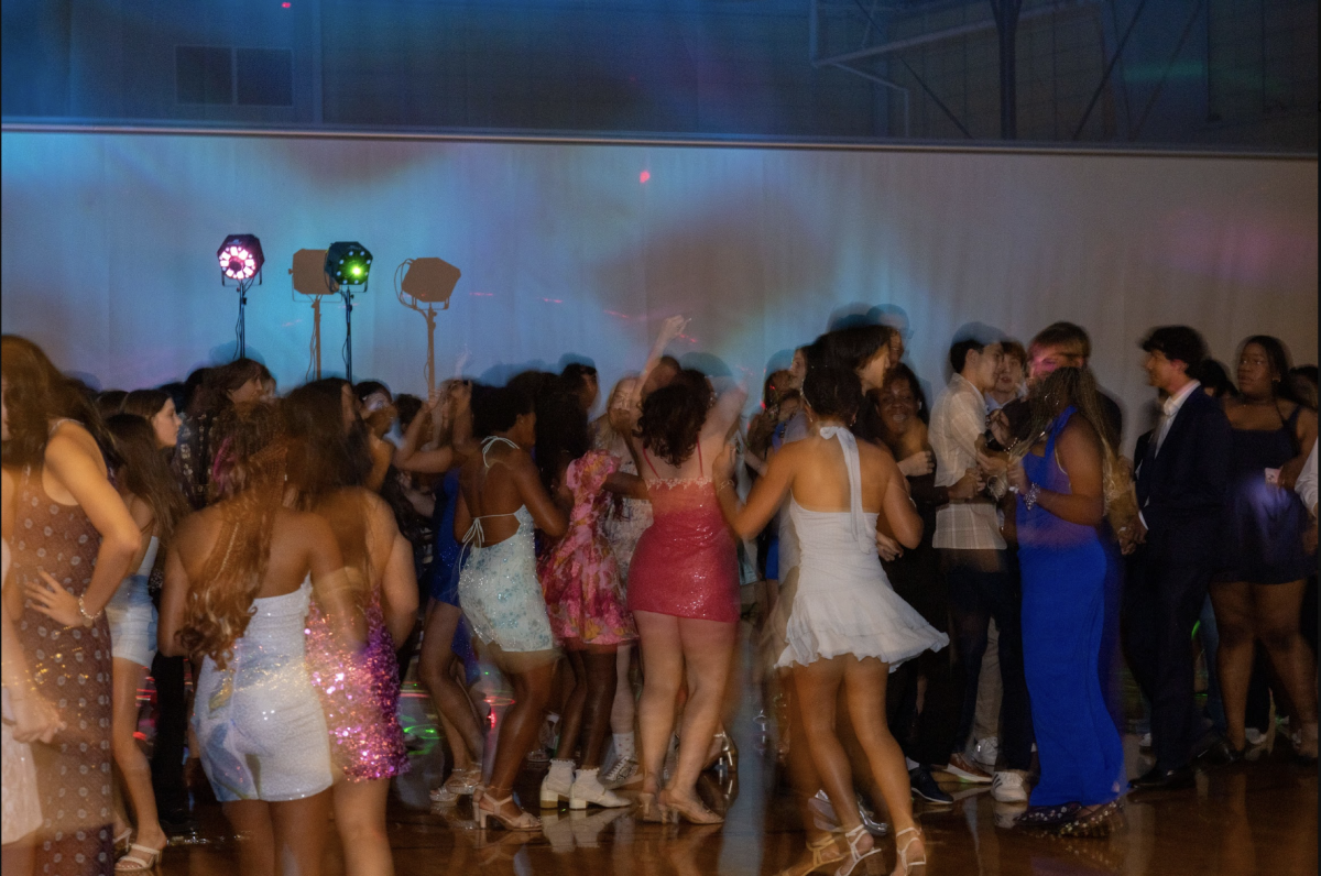 Students seen dancing around the dancing floor